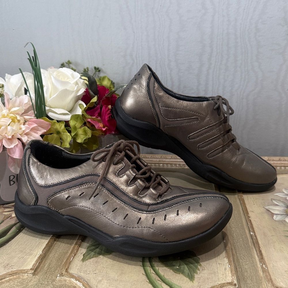 Clarks Wave Walking Shoes Sneakers Pewter Sz 7